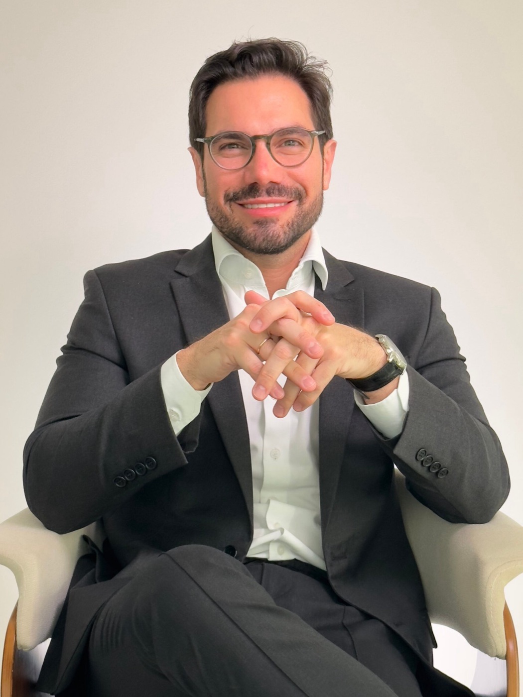 Dr. Rodolfo Lobato